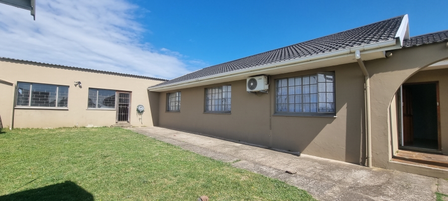 5 Bedroom Property for Sale in Haven Hills Eastern Cape